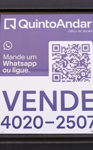 Casa à venda com 120m², 3 quartos e 2 vagasPlaca instalada no portão do imóvel - Código da placa: HBJM-5