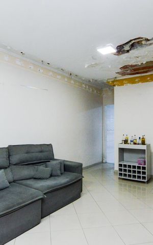 Casa à venda com 250m², 3 quartos e 5 vagasSala