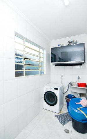 Casa à venda com 250m², 3 quartos e 5 vagasÁrea de Serviço