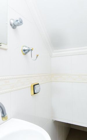 Casa à venda com 250m², 3 quartos e 5 vagasBanheiro Social -Lavabo