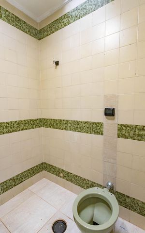 Casa de condomínio à venda com 320m², 2 quartos e 2 vagas Casa de condomínio à venda com 320m², 2 quartos e 2 vagasBanheiro
