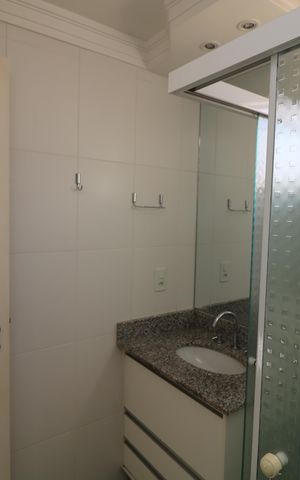Apartamento à venda com 85m², 2 quartos e 2 vagasBanheiro da Suíte