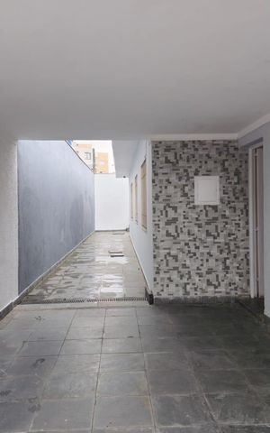 Casa à venda com 220m², 3 quartos e 4 vagas Casa à venda com 220m², 3 quartos e 4 vagasGaragem