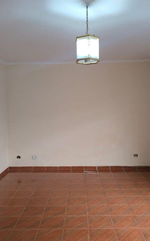 Casa à venda com 220m², 3 quartos e 4 vagas Casa à venda com 220m², 3 quartos e 4 vagasSala