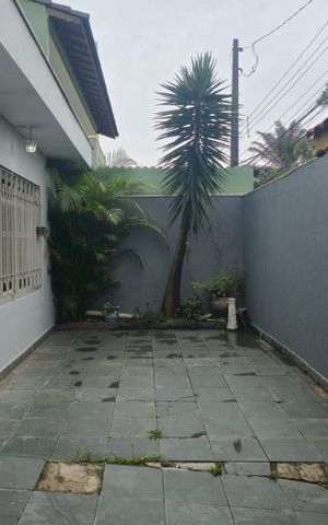 Casa à venda com 220m², 3 quartos e 4 vagas Casa à venda com 220m², 3 quartos e 4 vagasGaragem