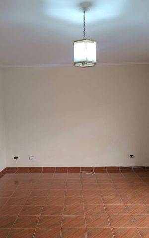Casa à venda com 220m², 3 quartos e 4 vagas Casa à venda com 220m², 3 quartos e 4 vagasSala