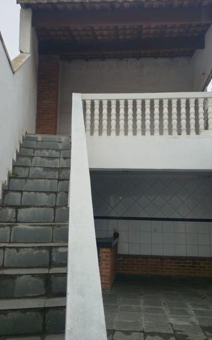Casa à venda com 220m², 3 quartos e 4 vagas Casa à venda com 220m², 3 quartos e 4 vagasChurrasqueira / escada acesso a Area de Serviço