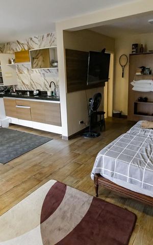 Casa à venda com 595m², 5 quartos e 3 vagas Casa à venda com 595m², 5 quartos e 3 vagasSuíte 5
