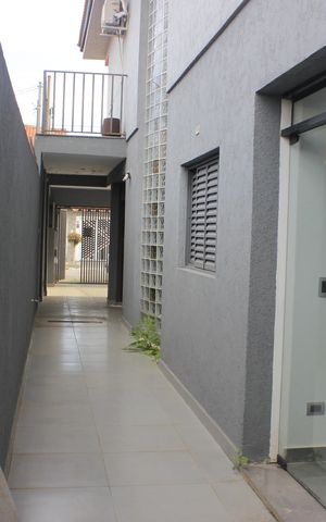 Casa à venda com 247m², 5 quartos e 2 vagasQuintal