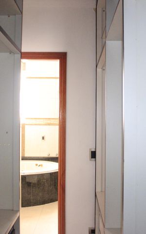 Casa à venda com 247m², 5 quartos e 2 vagasCloset da Suíte