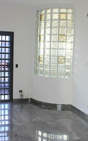 Casa à venda com 247m², 5 quartos e 2 vagasSuíte