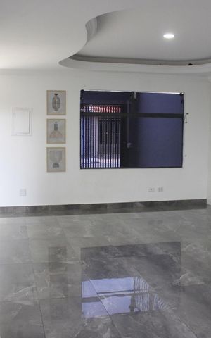 Casa à venda com 247m², 5 quartos e 2 vagasSala