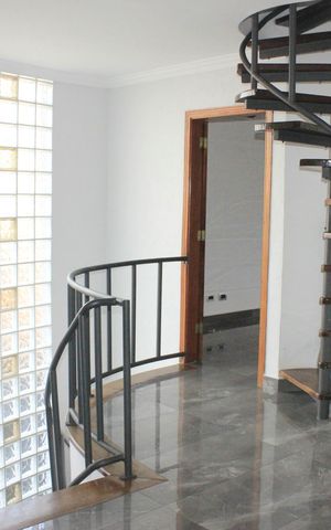 Casa à venda com 247m², 5 quartos e 2 vagasCorredor