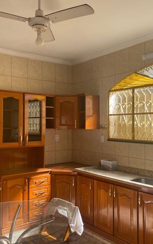 Casa para alugar com 390m², 3 quartos e 3 vagas Casa para alugar com 390m², 3 quartos e 3 vagasCozinha