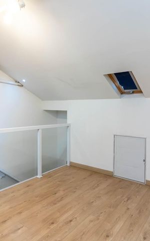 Casa de condomínio para alugar com 100m², 3 quartos e 2 vagas Casa de condomínio para alugar com 100m², 3 quartos e 2 vagasQuarto 3 / Sótão