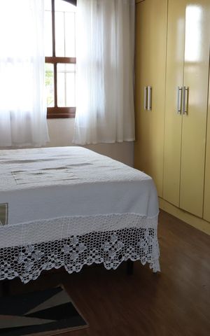 Casa à venda com 110m², 4 quartos e 2 vagasSuíte