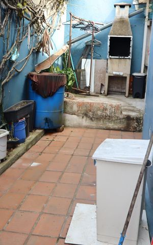 Casa à venda com 110m², 4 quartos e 2 vagasÁrea externa