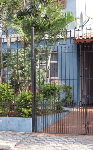 Casa à venda com 110m², 4 quartos e 2 vagasFachada