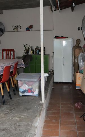 Casa à venda com 110m², 4 quartos e 2 vagasÁrea externa