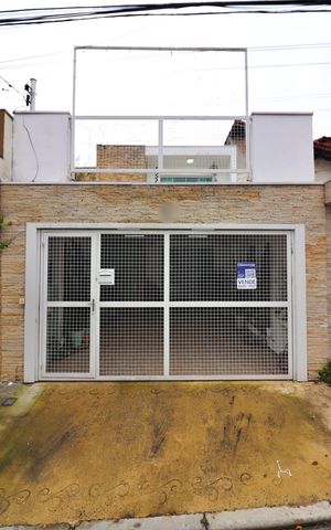 Casa à venda com 192m², 3 quartos e 2 vagasFachada