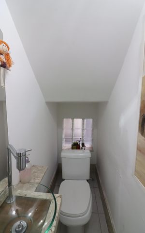 Casa à venda com 192m², 3 quartos e 2 vagasLavabo