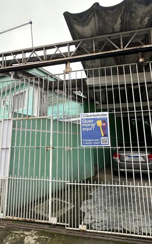 Casa à venda com 323m², 3 quartos e 10 vagas Casa à venda com 323m², 3 quartos e 10 vagasFachada