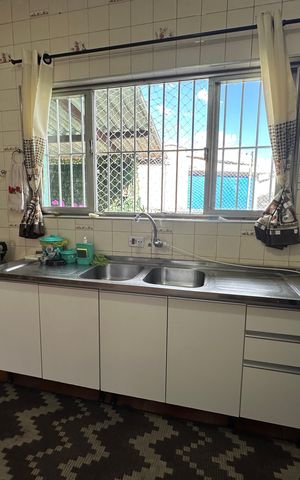 Casa à venda com 323m², 3 quartos e 10 vagas Casa à venda com 323m², 3 quartos e 10 vagasCozinha