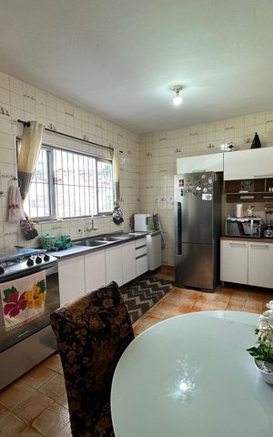 Casa à venda com 323m², 3 quartos e 10 vagas Casa à venda com 323m², 3 quartos e 10 vagasCozinha