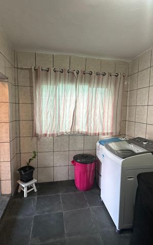 Casa à venda com 323m², 3 quartos e 10 vagas