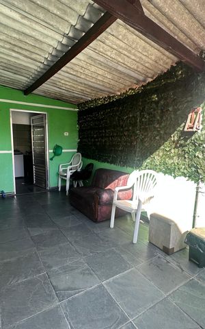 Casa à venda com 323m², 3 quartos e 10 vagas Casa à venda com 323m², 3 quartos e 10 vagasVaranda