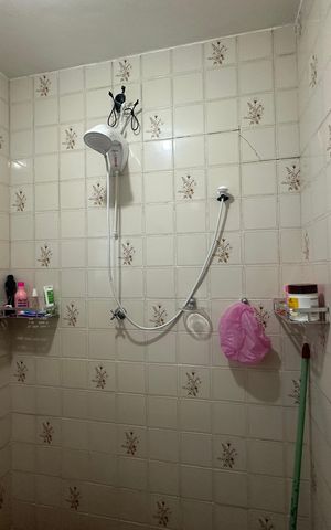 Casa à venda com 323m², 3 quartos e 10 vagas Casa à venda com 323m², 3 quartos e 10 vagasBanheiro Social