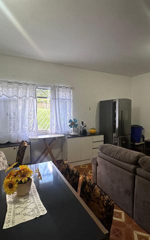 Casa à venda com 323m², 3 quartos e 10 vagas Casa à venda com 323m², 3 quartos e 10 vagasSala
