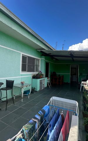 Casa à venda com 323m², 3 quartos e 10 vagas Casa à venda com 323m², 3 quartos e 10 vagasVaranda