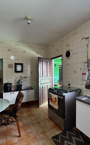 Casa à venda com 323m², 3 quartos e 10 vagas Casa à venda com 323m², 3 quartos e 10 vagasCozinha