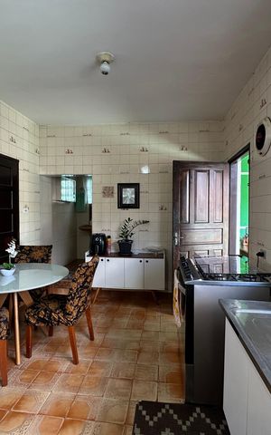 Casa à venda com 323m², 3 quartos e 10 vagas Casa à venda com 323m², 3 quartos e 10 vagasCozinha