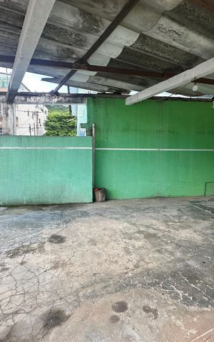 Casa à venda com 323m², 3 quartos e 10 vagas Casa à venda com 323m², 3 quartos e 10 vagasGaragem