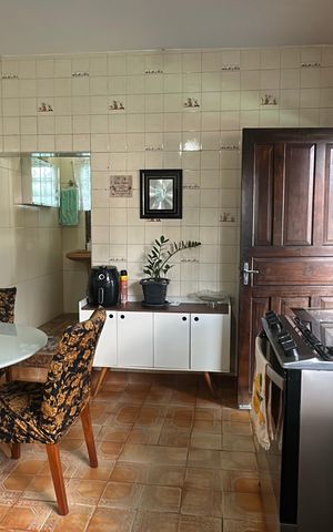 Casa à venda com 323m², 3 quartos e 10 vagas Casa à venda com 323m², 3 quartos e 10 vagasCozinha