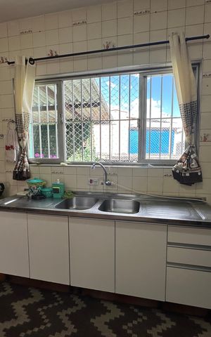 Casa à venda com 323m², 3 quartos e 10 vagas Casa à venda com 323m², 3 quartos e 10 vagasCozinha
