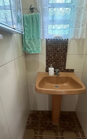 Casa à venda com 323m², 3 quartos e 10 vagas Casa à venda com 323m², 3 quartos e 10 vagasBanheiro Social