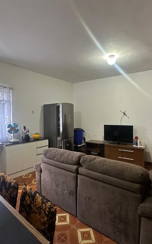 Casa à venda com 323m², 3 quartos e 10 vagas Casa à venda com 323m², 3 quartos e 10 vagasSala