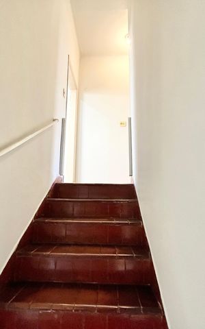 Casa à venda com 55m², 2 quartos e 1 vagaEscada