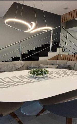 Casa à venda com 85m², 2 quartos e 2 vagas Casa à venda com 85m², 2 quartos e 2 vagasSala