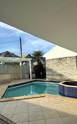 Casa de condomínio à venda com 580m², 6 quartos e 4 vagas Casa de condomínio à venda com 580m², 6 quartos e 4 vagasÁrea externa