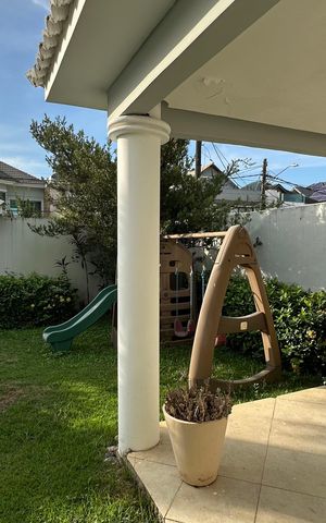 Casa de condomínio à venda com 580m², 6 quartos e 4 vagas Casa de condomínio à venda com 580m², 6 quartos e 4 vagasÁrea comum