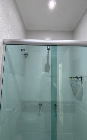 Casa de condomínio à venda com 580m², 6 quartos e 4 vagas Casa de condomínio à venda com 580m², 6 quartos e 4 vagasBanheiro do Quarto 1