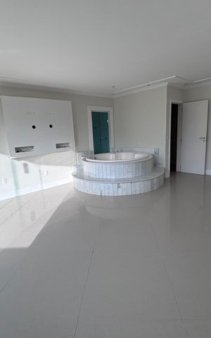 Casa de condomínio à venda com 580m², 6 quartos e 4 vagas Casa de condomínio à venda com 580m², 6 quartos e 4 vagasQuarto 5