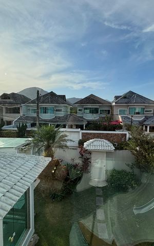 Casa de condomínio à venda com 580m², 6 quartos e 4 vagas Casa de condomínio à venda com 580m², 6 quartos e 4 vagasQuarto 2