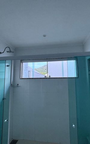 Casa de condomínio à venda com 580m², 6 quartos e 4 vagas Casa de condomínio à venda com 580m², 6 quartos e 4 vagasBanheiro do quarto 6