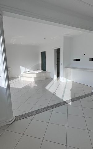 Casa de condomínio à venda com 580m², 6 quartos e 4 vagas Casa de condomínio à venda com 580m², 6 quartos e 4 vagasQuarto 2