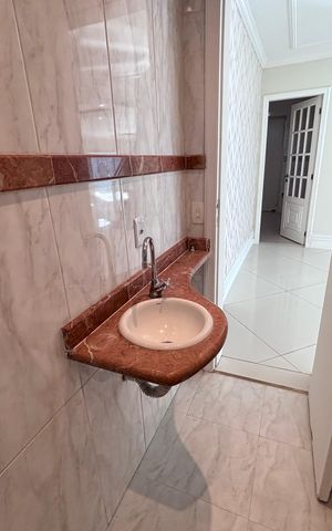 Casa de condomínio à venda com 580m², 6 quartos e 4 vagas Casa de condomínio à venda com 580m², 6 quartos e 4 vagasLavabo
